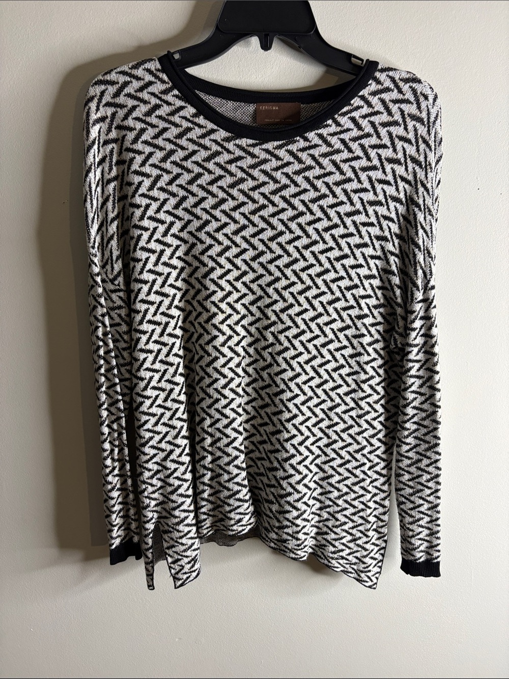 Kerisma Black & White Zigzag Long Sleeve Tee